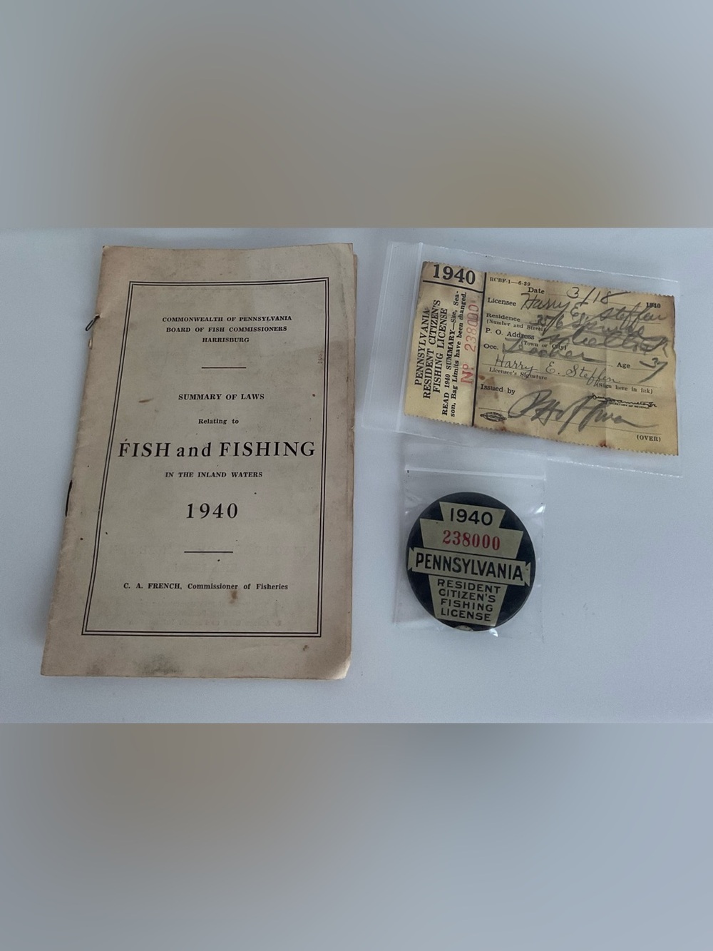 1940 Vintage Pennsylvania Fishing License Pin Badge Paper Booklet Rare Set